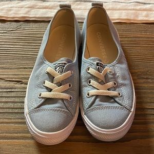 Converse low rise woman’s size 6.5